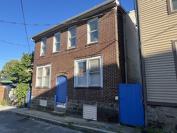 3rd image of 220 Pine St #0