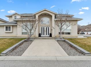 1098 N Glen Dr, Kamloops, BC V2B 5C1