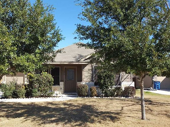 3rd image of 1026 Birdsong Ln