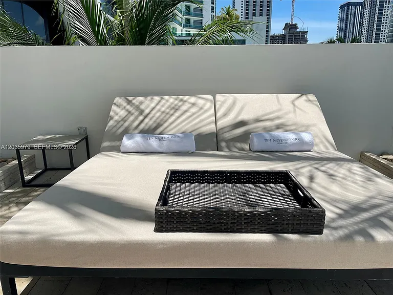 1040 Biscayne Blvd #1105 — Photo 32