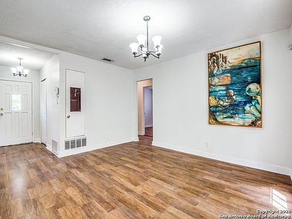 5th image of 5402 Ivanhoe St