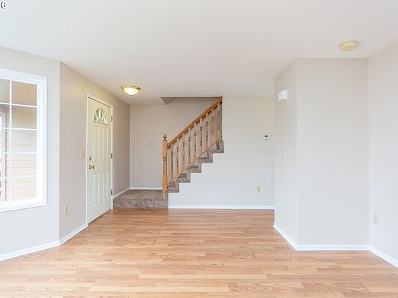 2nd image of 15815 NE 72nd St