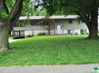 1650 E Park St, Sheldon, IA 51201