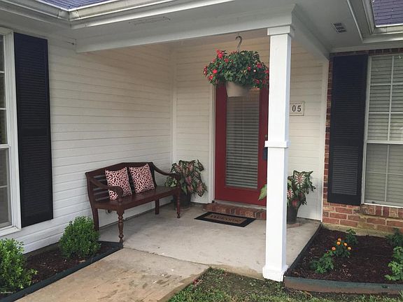 2nd image of 105 Mindes Dr