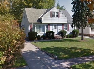 9 Jackson Blvd, Bedford, OH