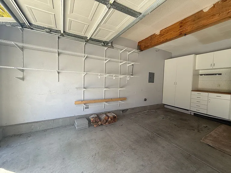 1357 Burgundy Dr — Photo 41