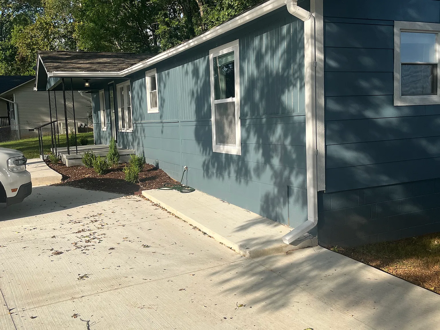 3 bed, 1100 sqft, $1,950 — Photo 3