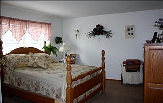 5th image of 25 Midway Dr