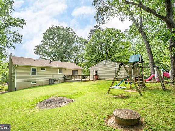 3rd image of 17 Pasture Ln
