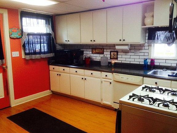 4th image of 229 Prescott Ave