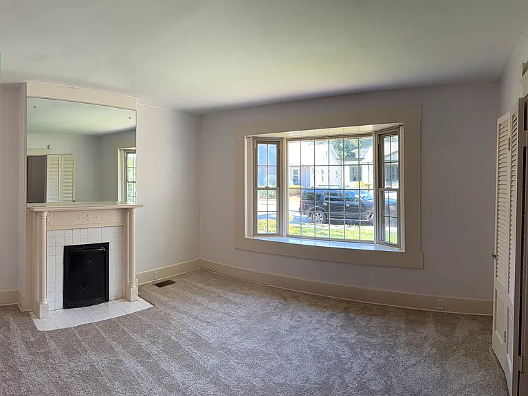 816 Maupas Ave — Photo 5