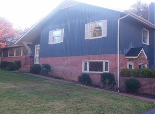 3146 Burkeshore Rd, Winston Salem, NC 27106