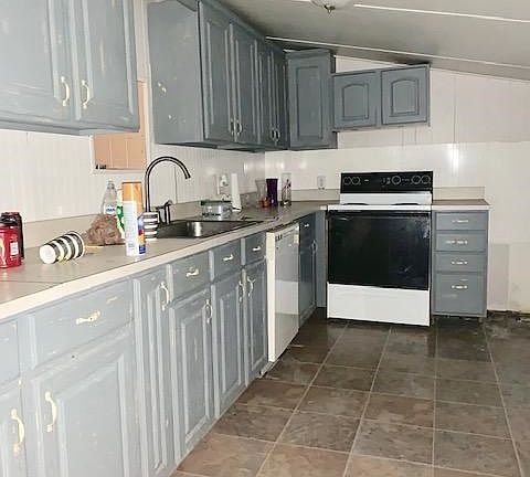 3rd image of 8345 Main St