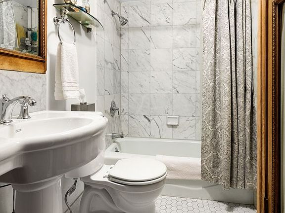 5th image of 825 Carroll St #1