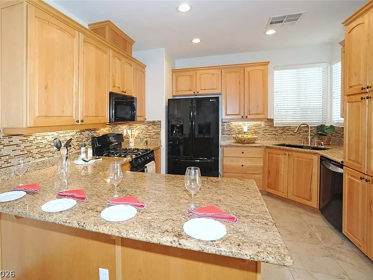 1020 Via Latina St — Photo 11