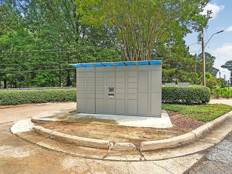 Lakeshore Pointe Apartment Homes — Photo 32