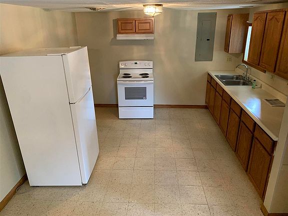 5th image of 2728 E Wise St