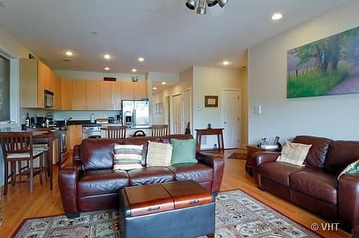 3rd image of 1656 W Augusta Blvd #1W