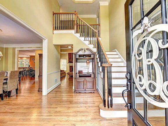3rd image of 5358 Garnaby Ln