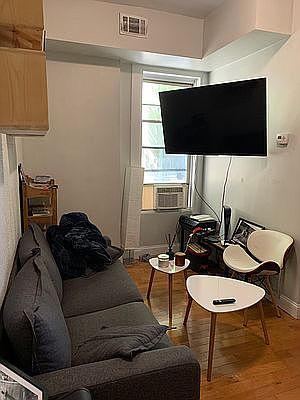3rd image of 415 Franklin Ave #2