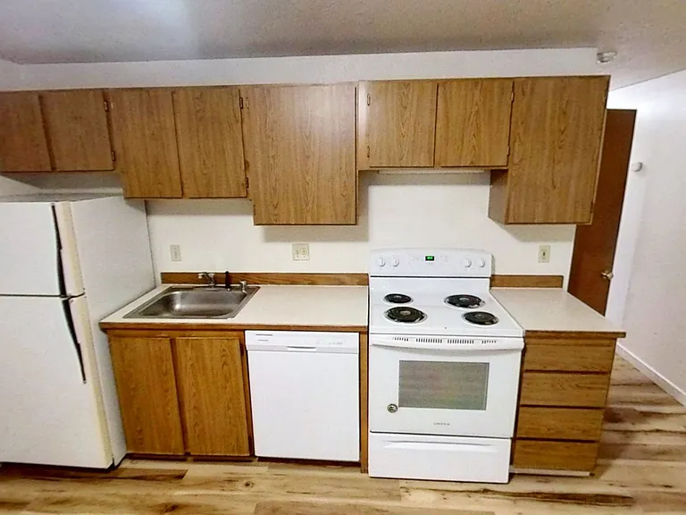 2303 Taylor Ave — Photo 12