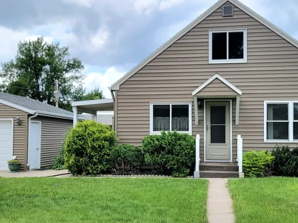 924 8th Ave NE, Aberdeen, SD 57401