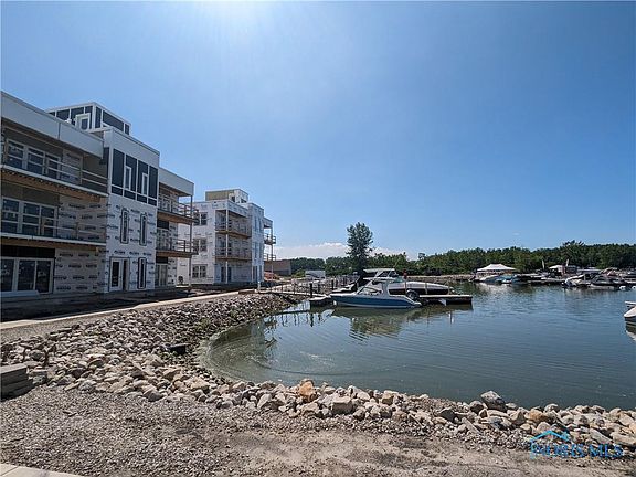 4th image of 2715 S Harbor Bay Dr #1221