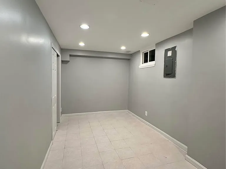 20409 Bloomingville Ct #BASEMENT — Photo 10
