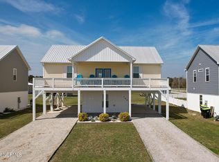 102 Shell Rock Ln, Hubert, NC 28539