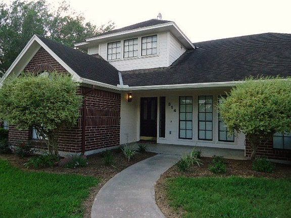 3rd image of 314 Kingwood Forest Dr