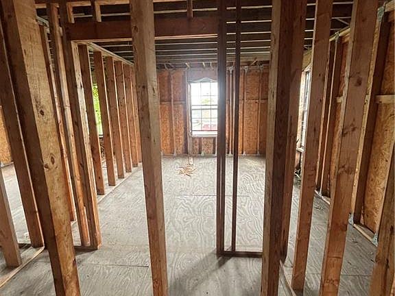 5th image of 1405 Port St