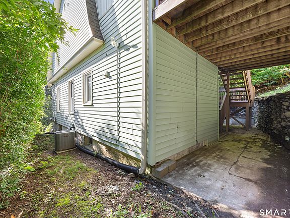 4th image of 33 Monroe Street
