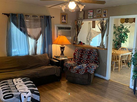 2nd image of 1005 W Fountain Way