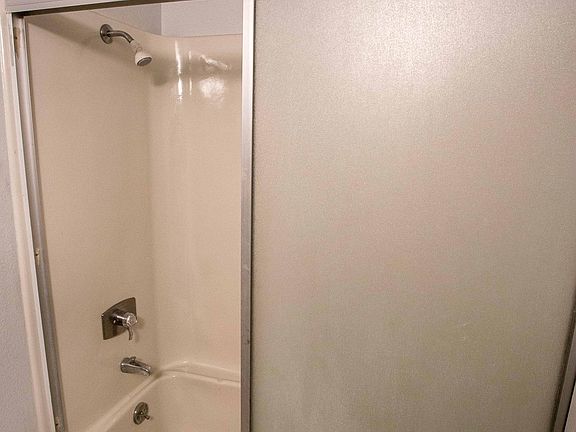 5th image of 127-1701 W Tuckey Ln #127