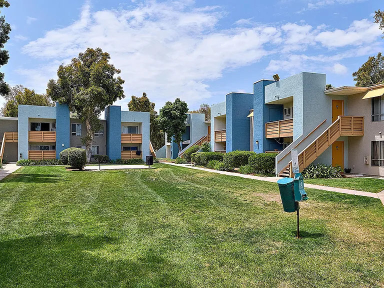 Mariposa — Photo 22