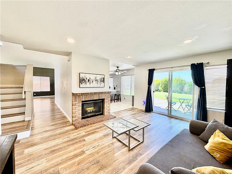 39711 Barberry Ct — Photo 11