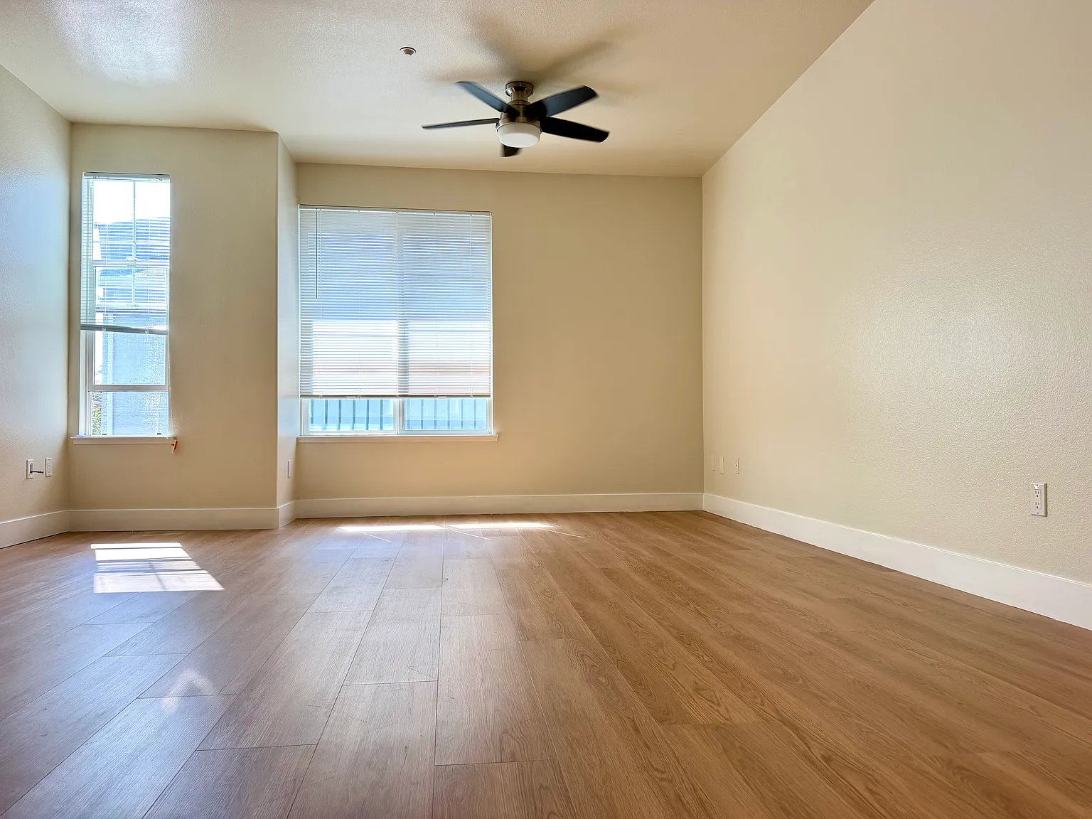 3 bed, 1333 sqft, $3,500 — Photo 4