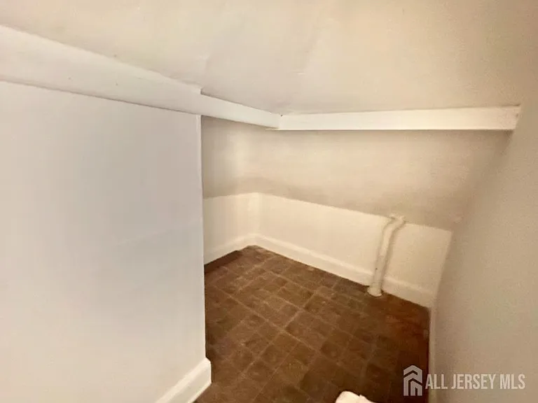 121 Kossuth St #2 — Photo 8