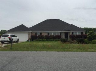 107 Auburn Cir, Glennville, GA 30427
