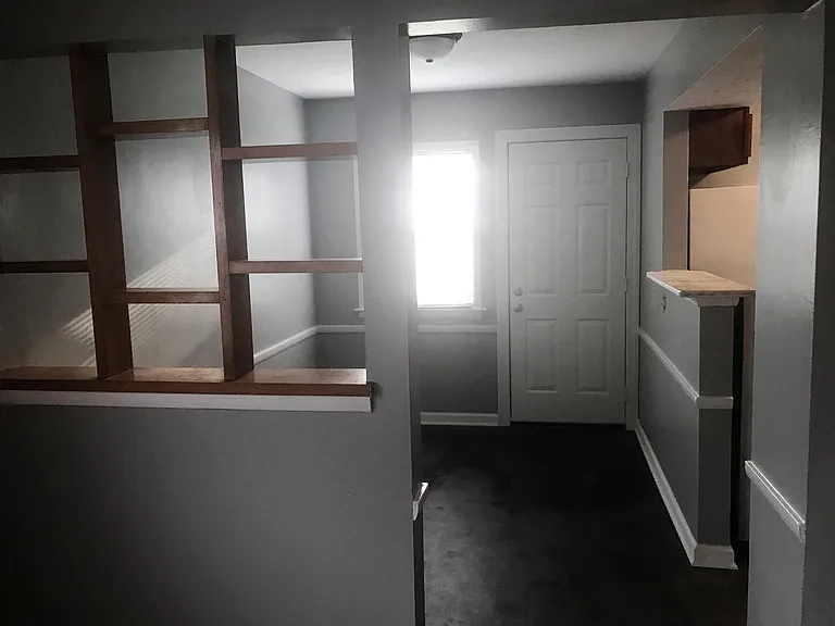 115 N Hampton Rd — Photo 2