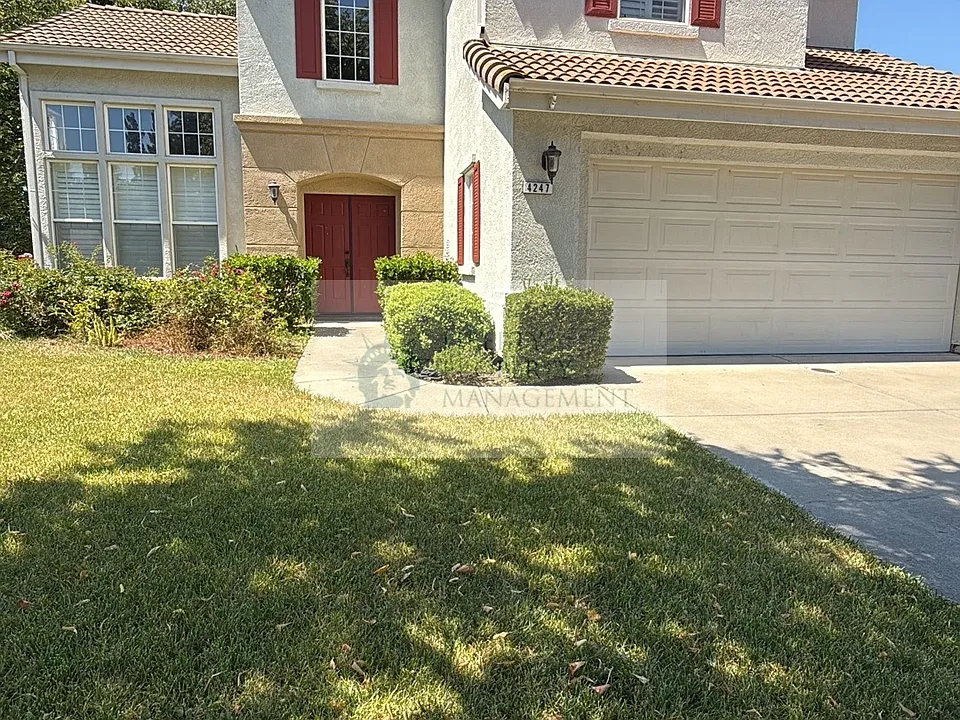 4247 Pinehurst Cir