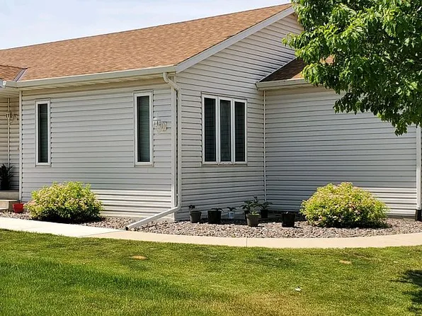 1856 Scenic Heights Ct, Hutchinson, MN 55350