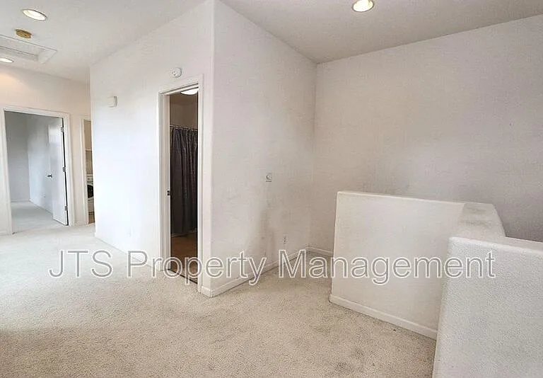 10921 Oakham Dr — Photo 17