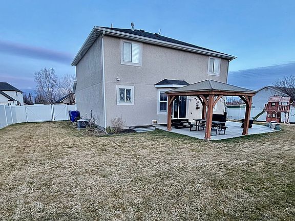 3rd image of 951 N Rattler Rd