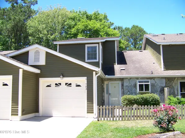 703 Cedarwood Village, Morehead City, NC 28557
