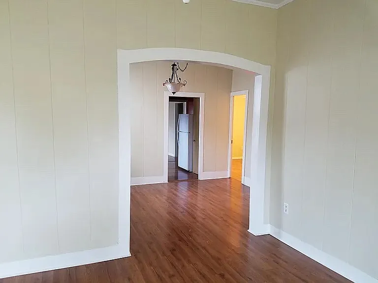 305 McKinley St — Photo 2