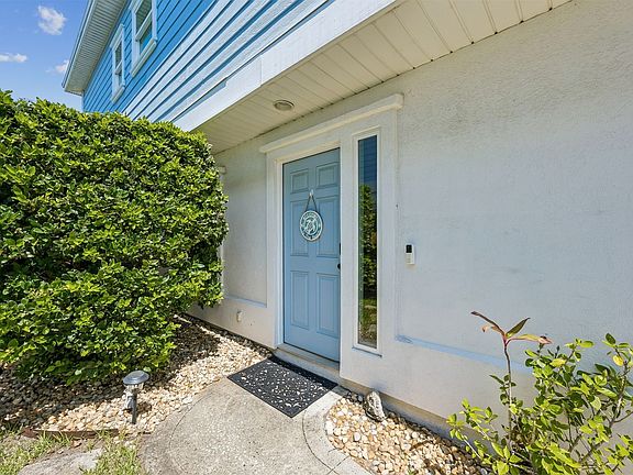 3rd image of 2923 S Fletcher Ave