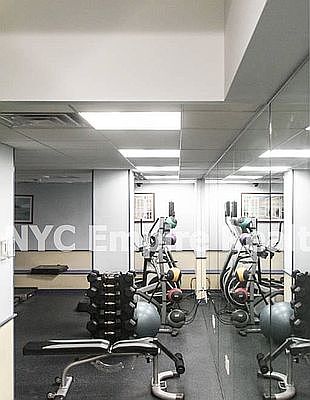 3rd image of 301 E 38th St APT 4D