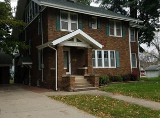 426 N 2nd Ave E, Newton, IA 50208
