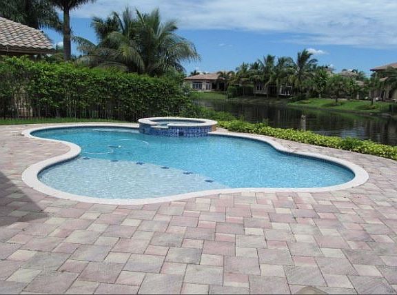 2nd image of 10231 Blue Palm St